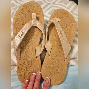 Flip flops size 7